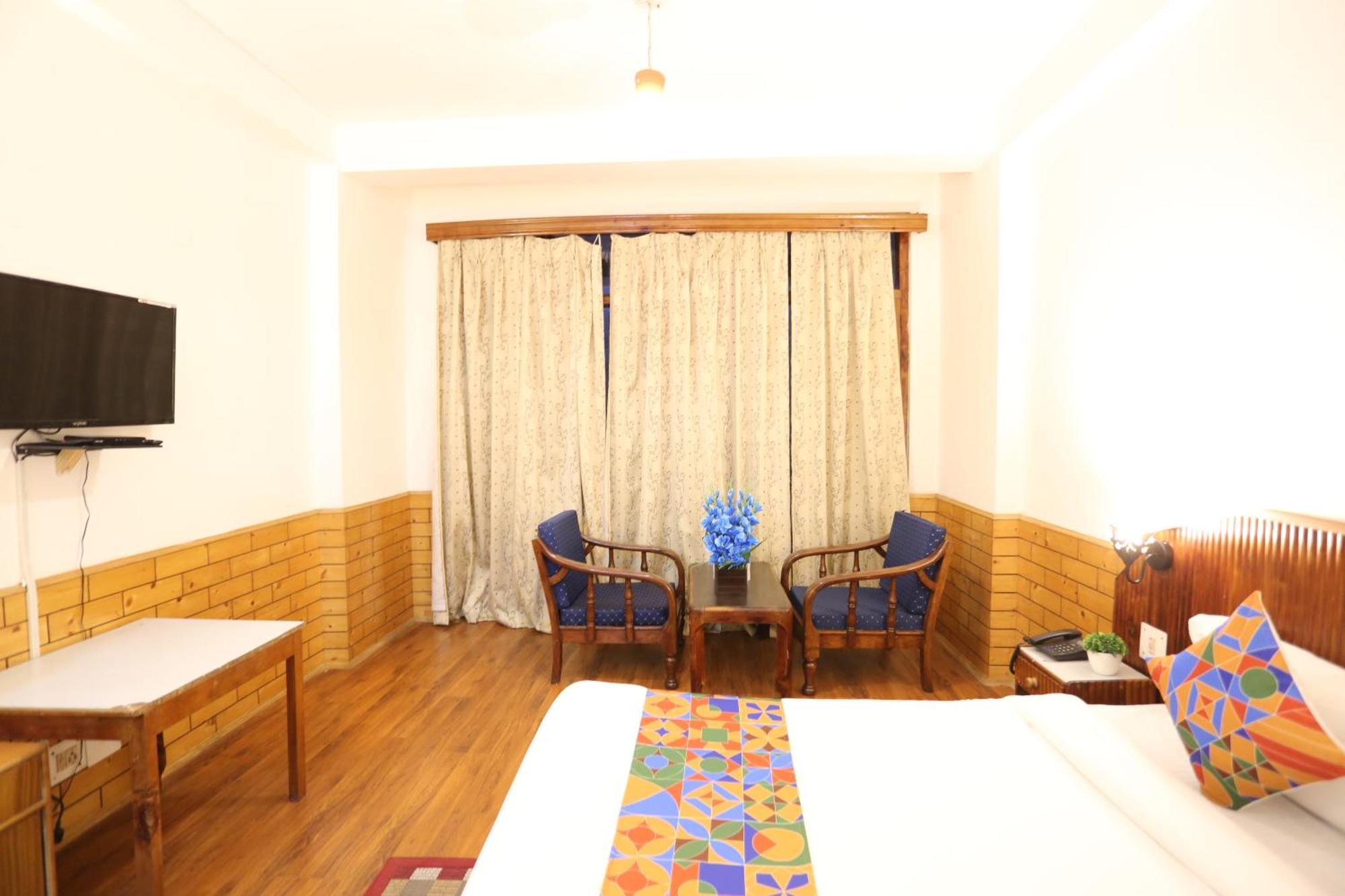 Hotel Surbhi Vashist エクステリア 写真