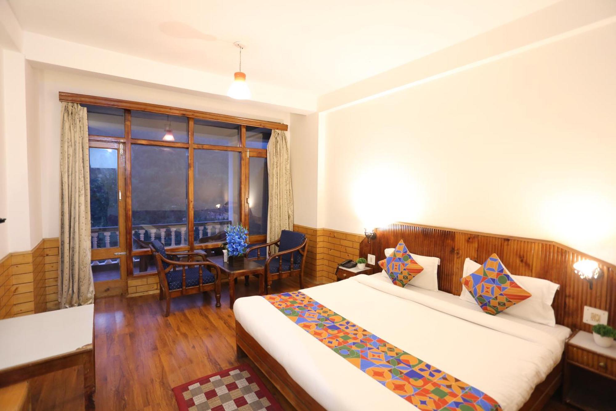 Hotel Surbhi Vashist エクステリア 写真