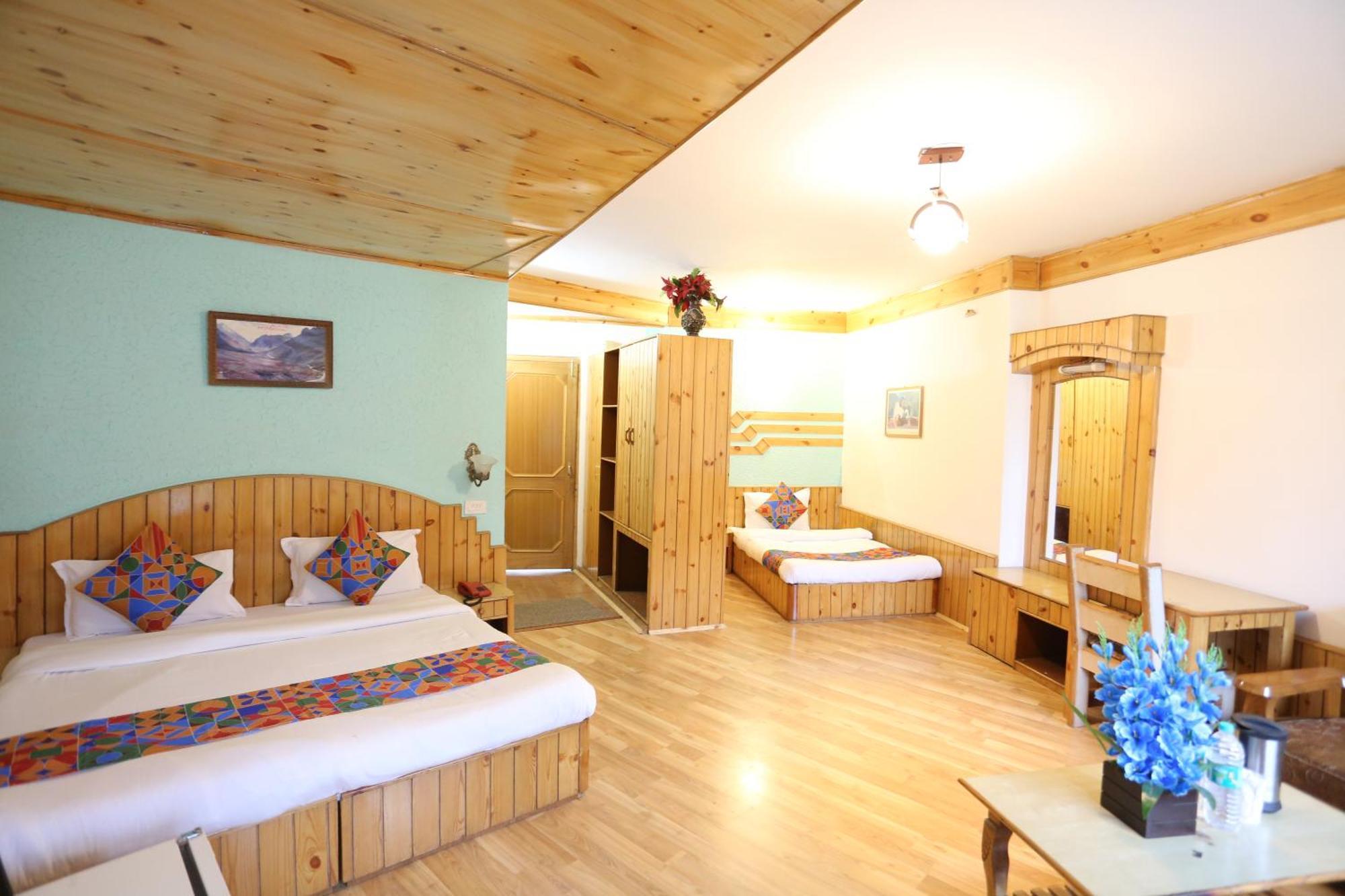 Hotel Surbhi Vashist エクステリア 写真