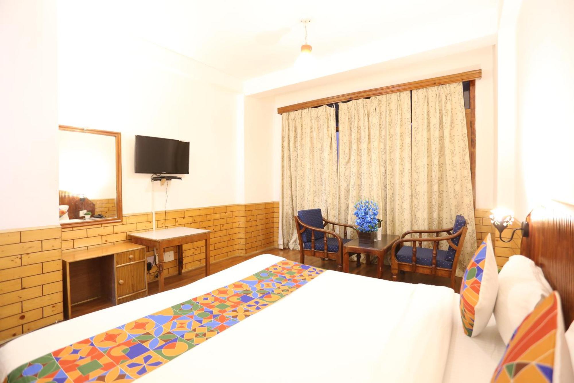 Hotel Surbhi Vashist エクステリア 写真