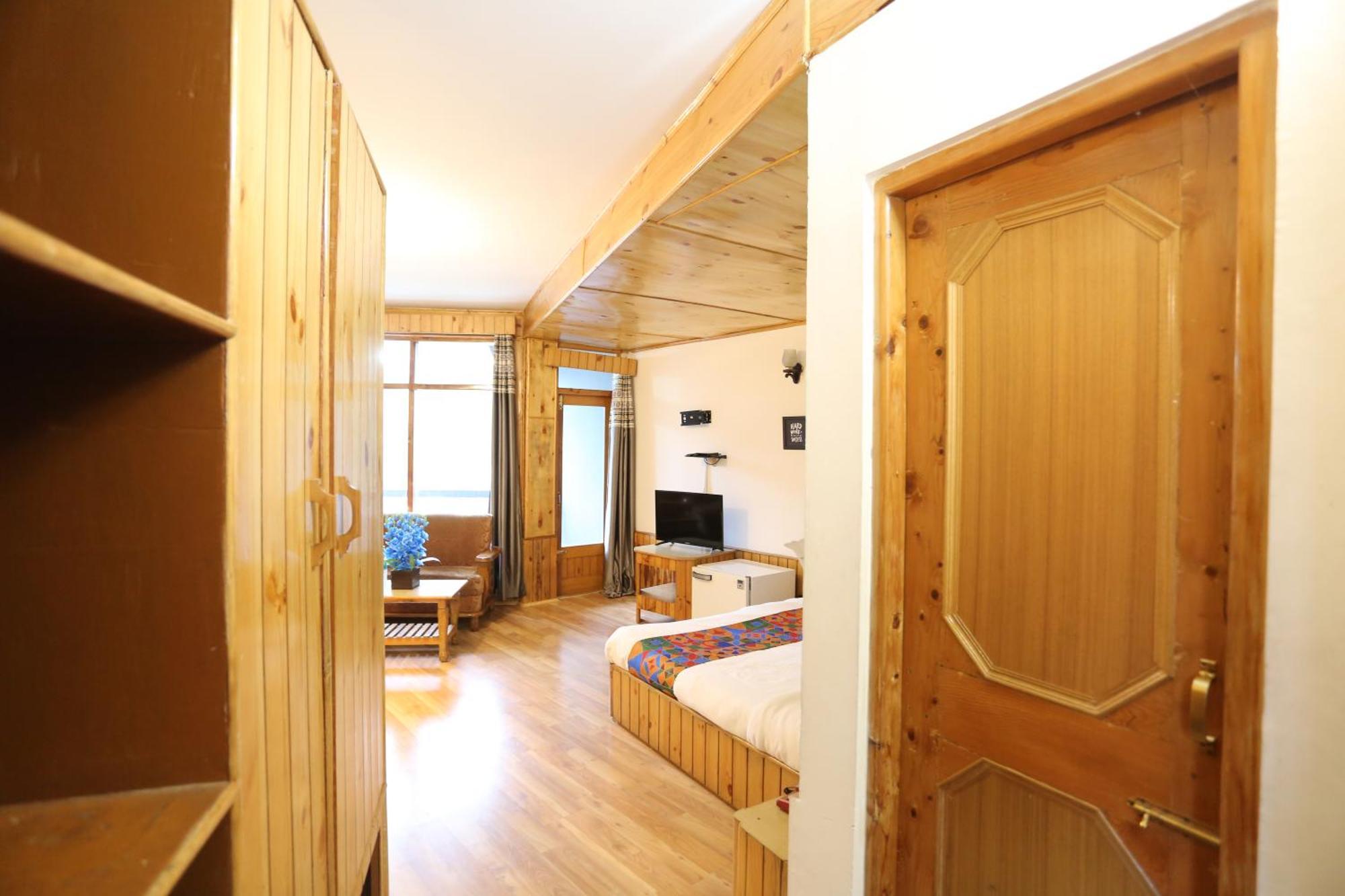 Hotel Surbhi Vashist エクステリア 写真