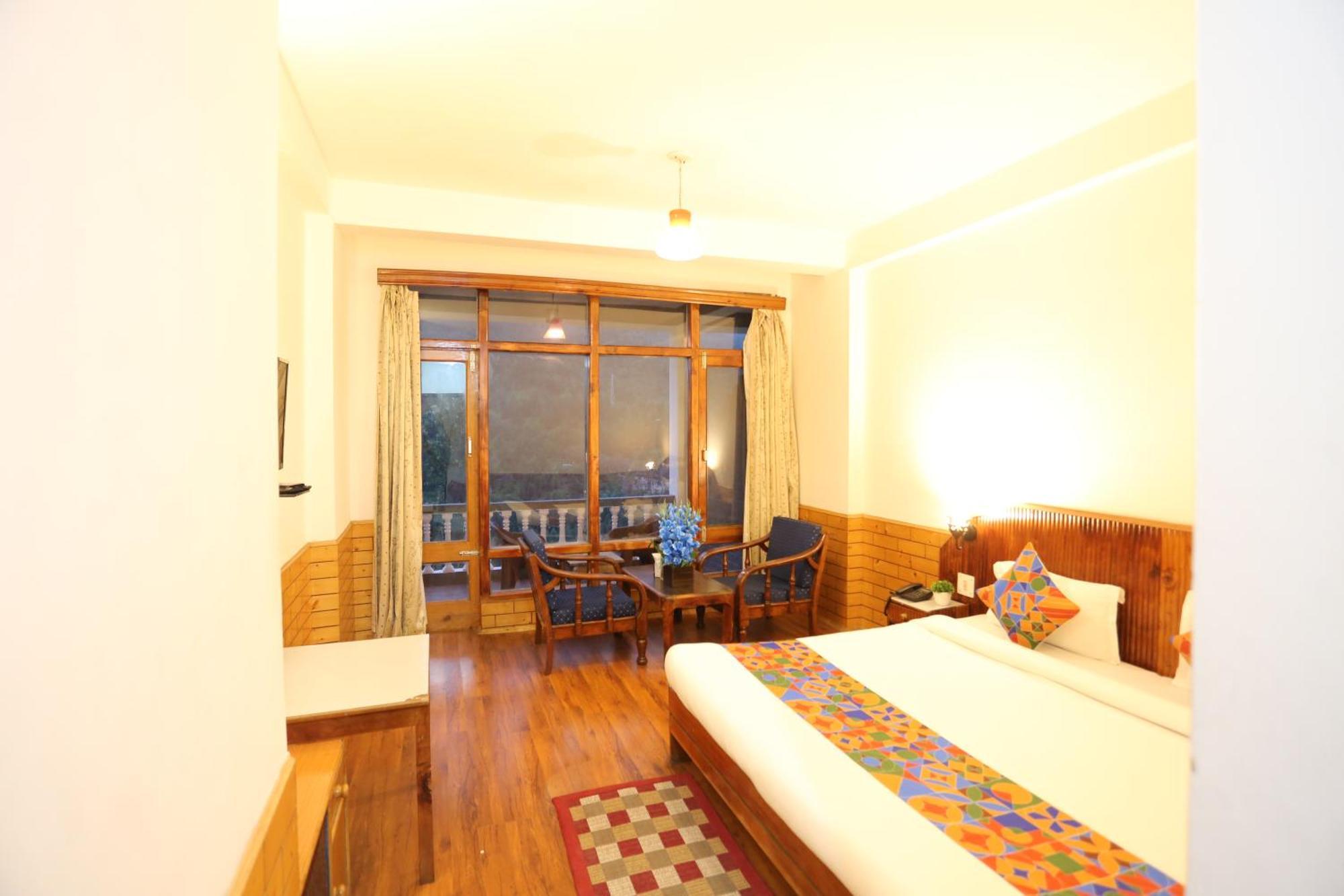 Hotel Surbhi Vashist エクステリア 写真